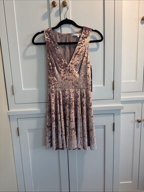 Lovers + Friends Mauve Pink Crushed Velvet V-Neck Mini Dress NWT